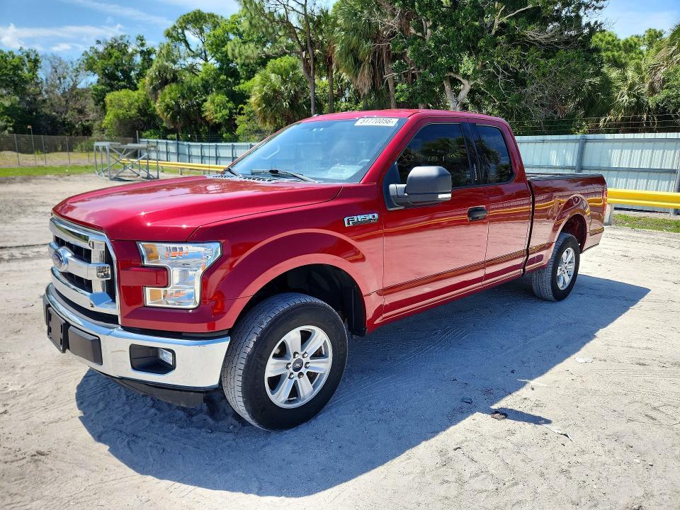 2015 Ford F150 — фото 1