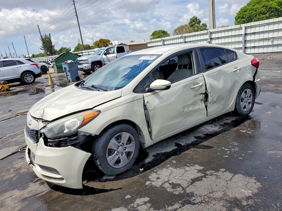 2015 Kia Forte — фото 1