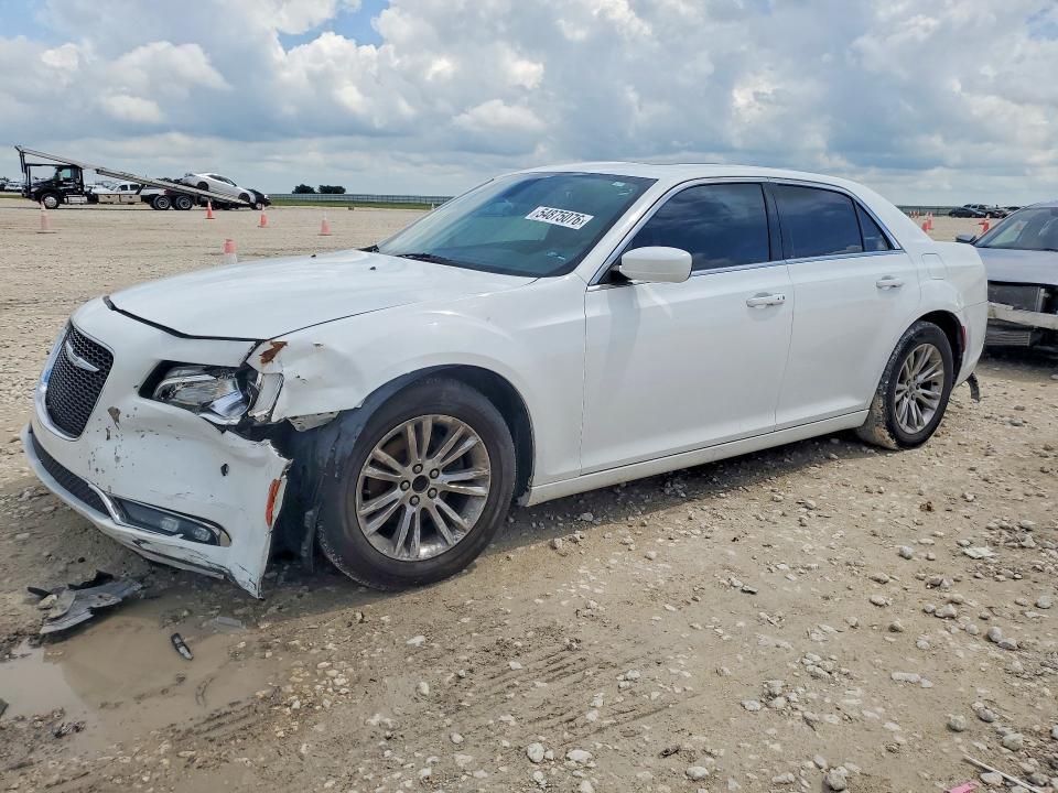 2017 Chrysler 300 — фото 1