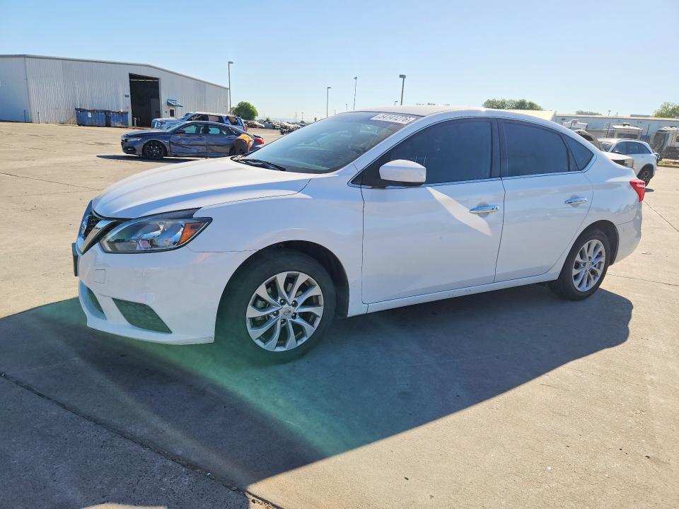 2019 Nissan Sentra — фото 1