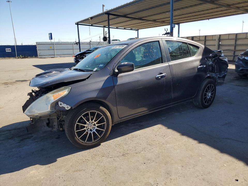 Nissan Versa