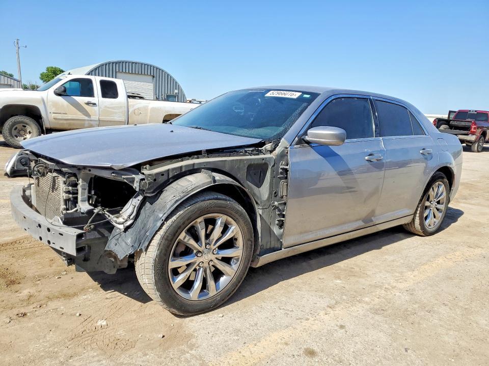 2015 Chrysler 300 — фото 1
