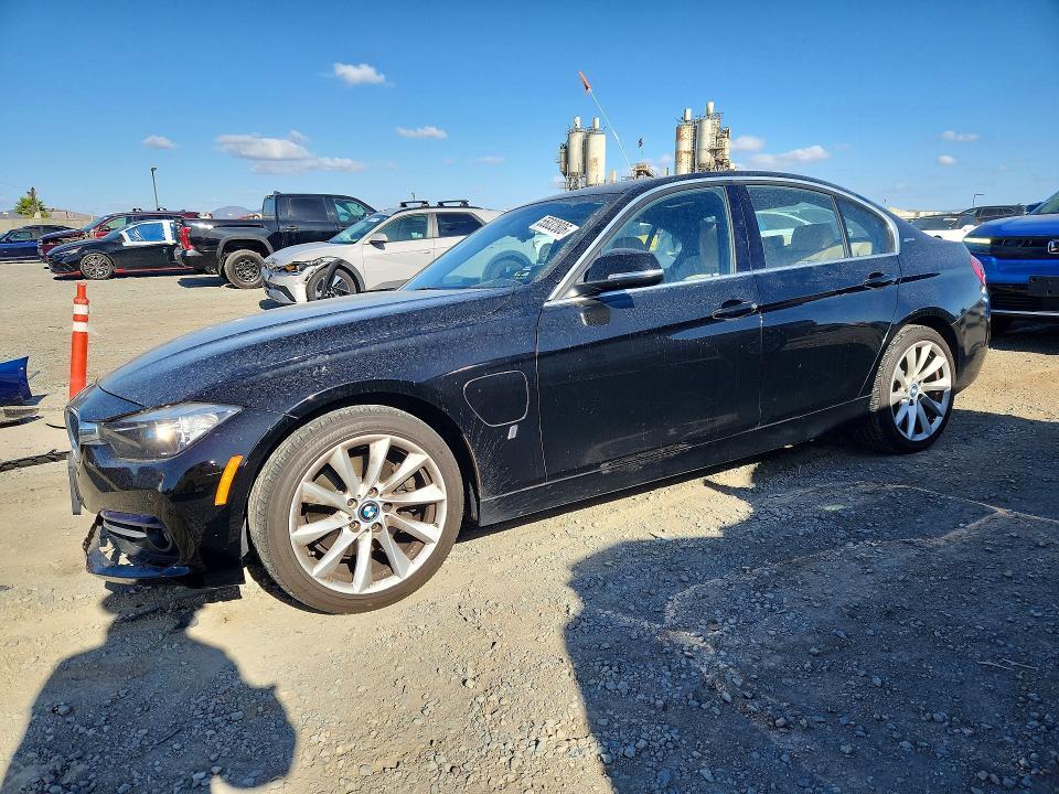 2017 BMW 330E — фото 1