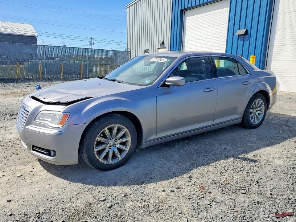 2014 Chrysler 300 — фото 1