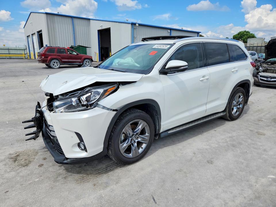 2017 Toyota Highlander — фото 1