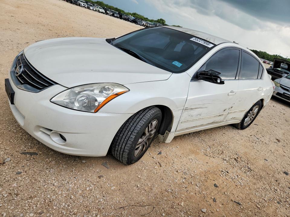 2012 Nissan Altima — фото 1