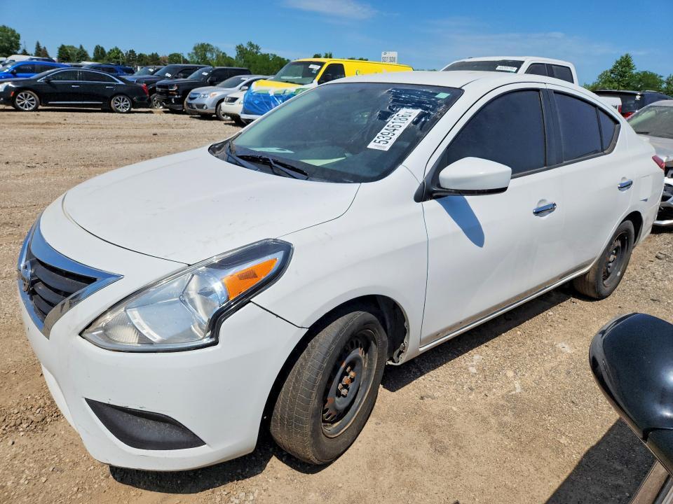 Nissan Versa
