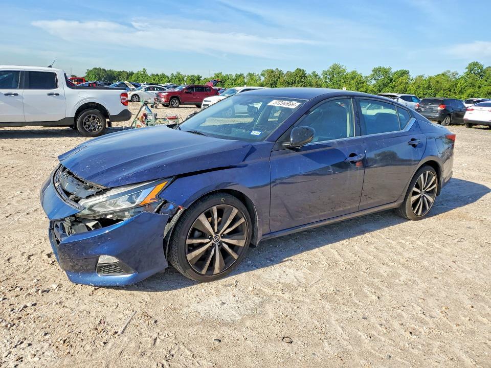 2022 Nissan Altima — фото 1