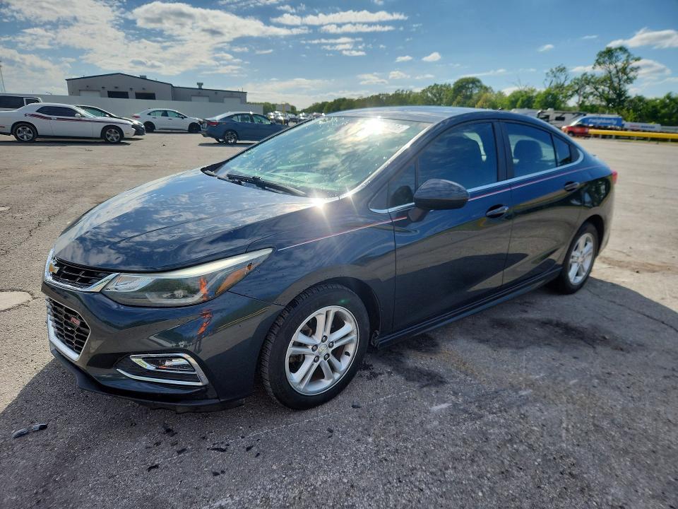 2018 Chevrolet Cruze — фото 1