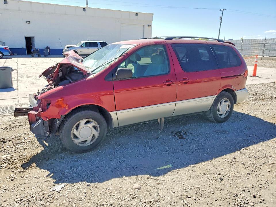 1999 Toyota Sienna — фото 1