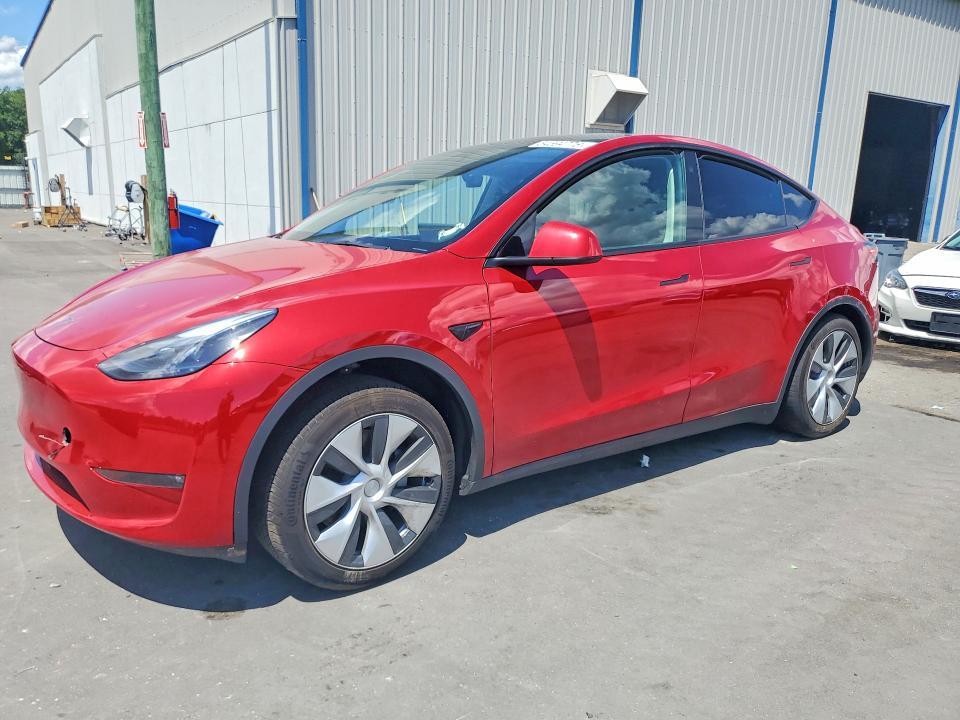 2023 Tesla Model Y — фото 1