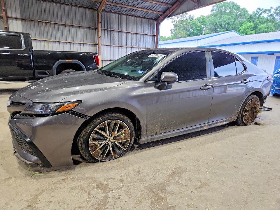 2021 Toyota Camry — фото 1