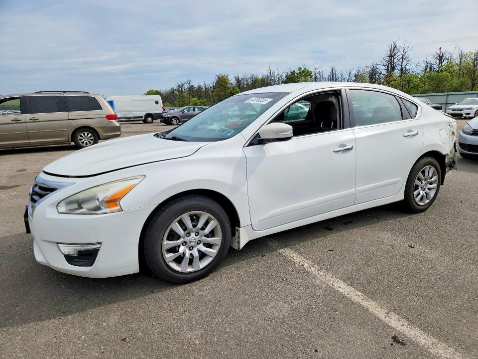 2015 Nissan Altima — фото 1