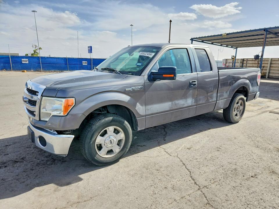 2013 Ford F150 — фото 1