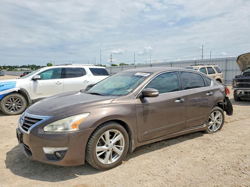 2014 Nissan Altima — фото 1