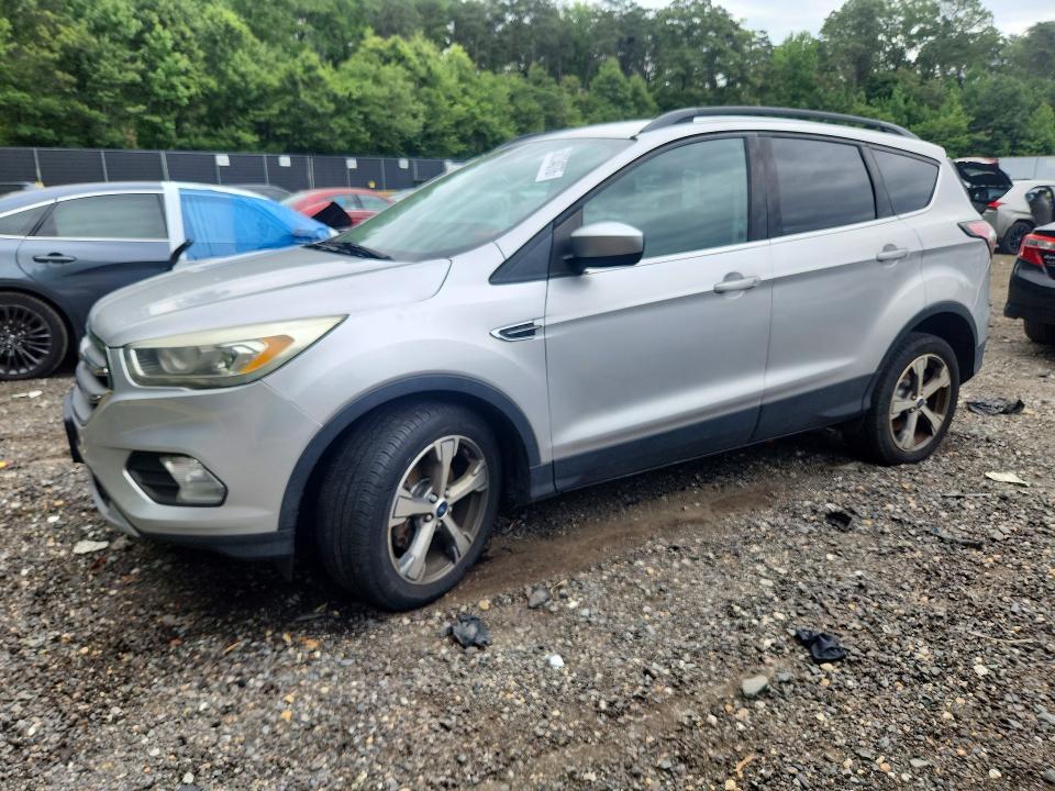 2017 Ford Escape — фото 1