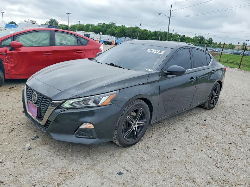 2019 Nissan Altima — фото 1