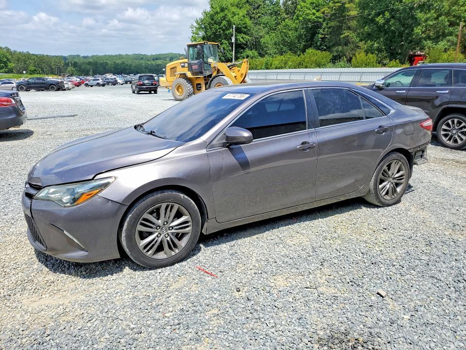 2015 Toyota Camry — фото 1