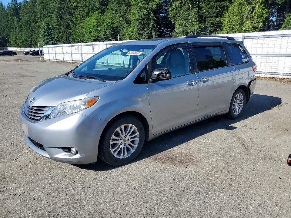 2015 Toyota Sienna — фото 1