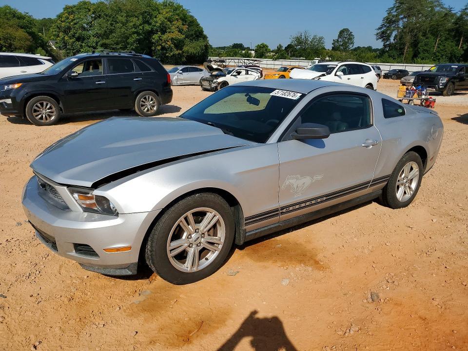 2010 Ford Mustang — фото 1