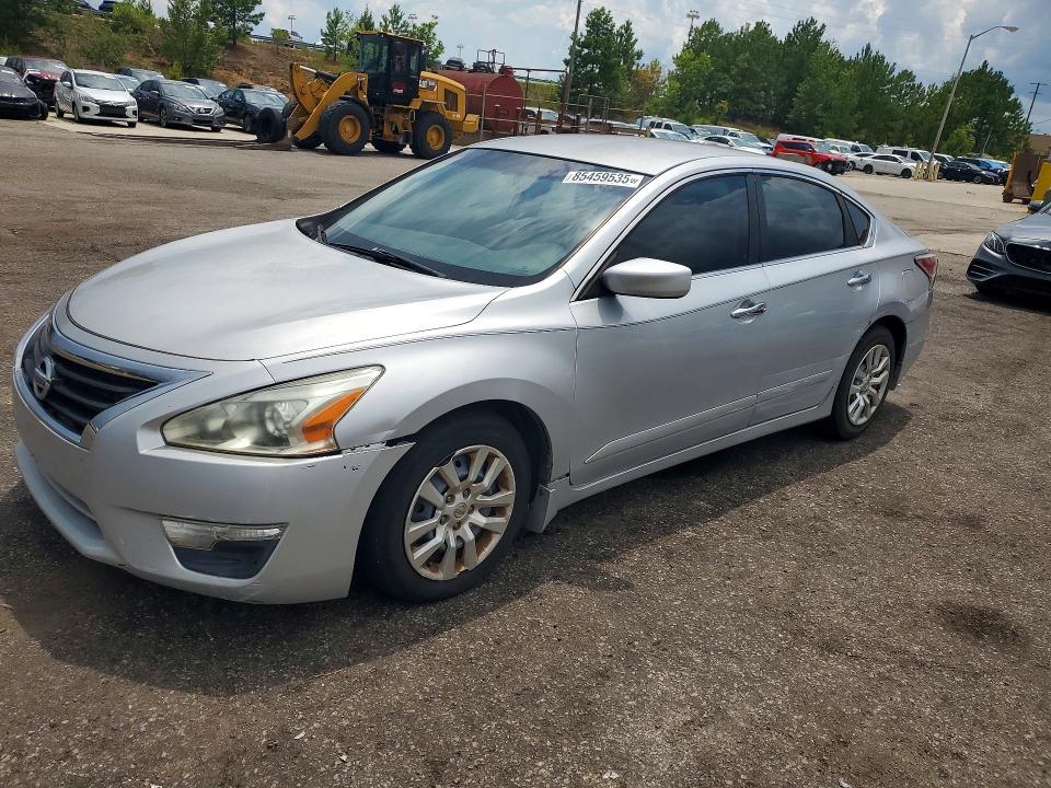2015 Nissan Altima — фото 1