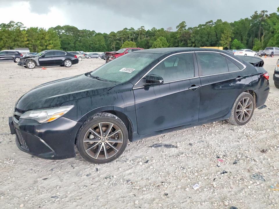 2016 Toyota Camry — фото 1
