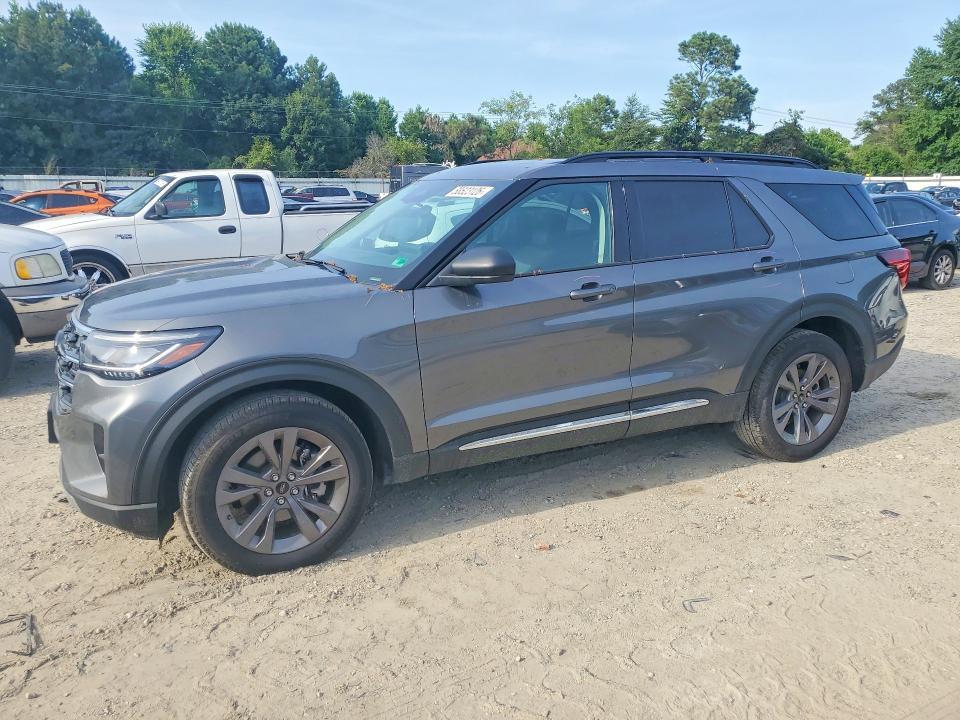 2025 Ford Explorer — фото 1