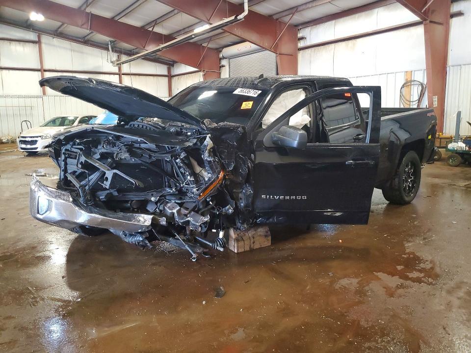 2017 Chevrolet Silverado — фото 1