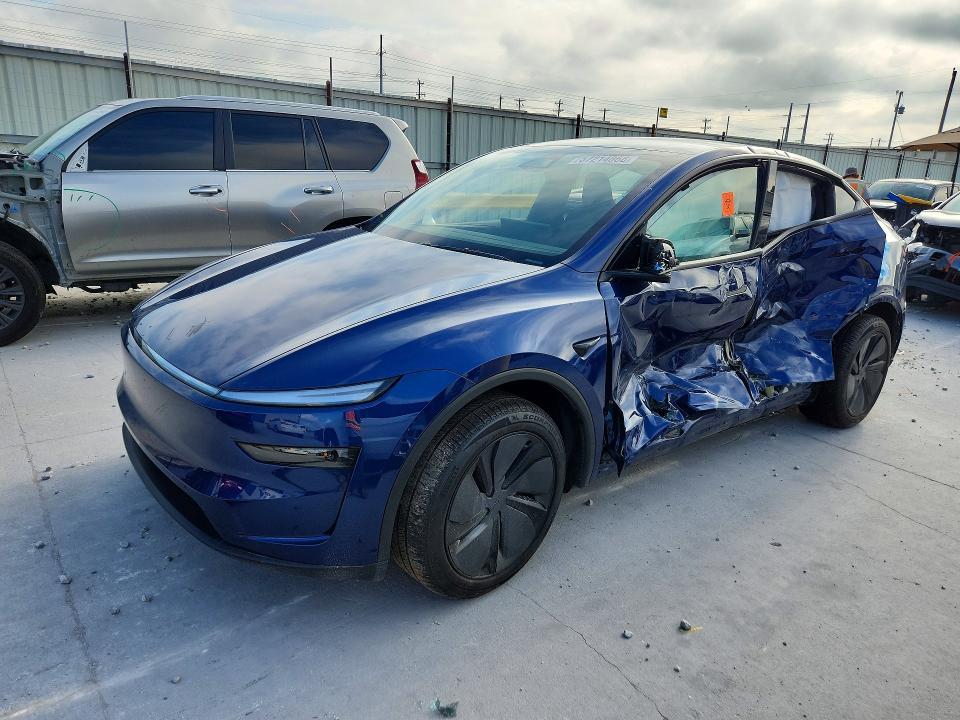 2026 Tesla Model Y — фото 1