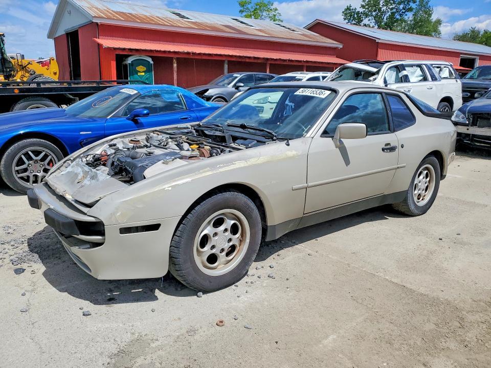Porsche 944