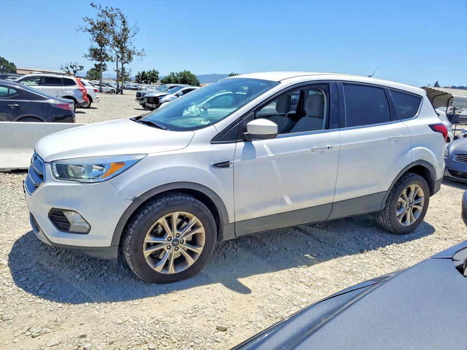 2019 Ford Escape — фото 1