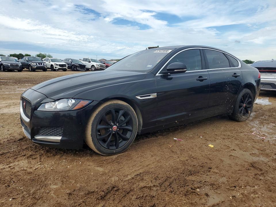 2017 Jaguar Xf — фото 1