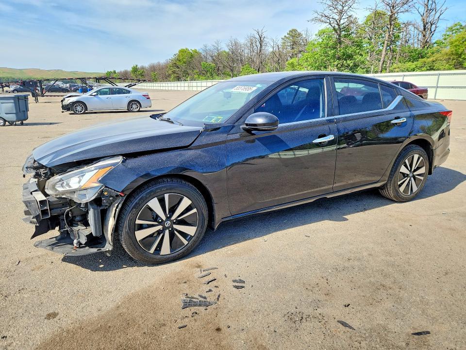 2021 Nissan Altima — фото 1