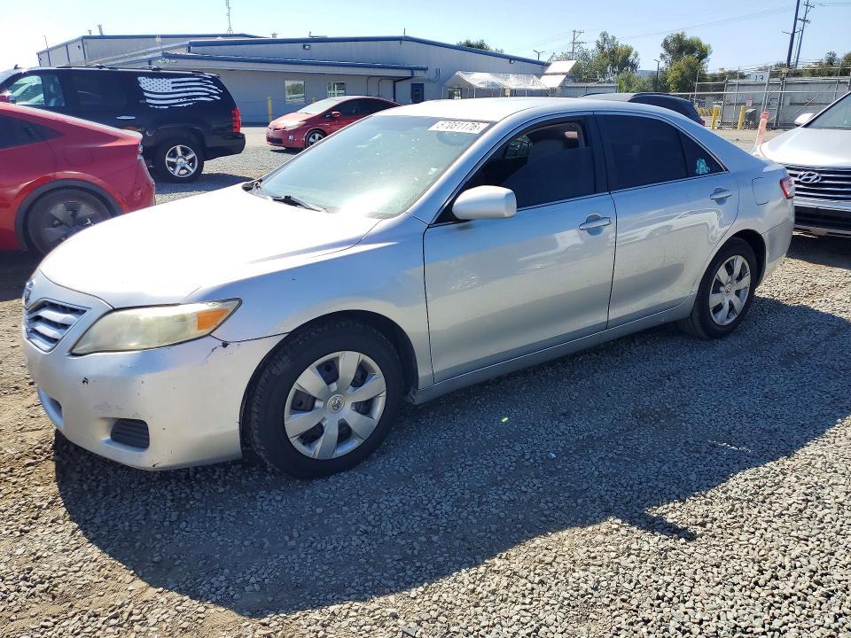 2011 Toyota Camry — фото 1