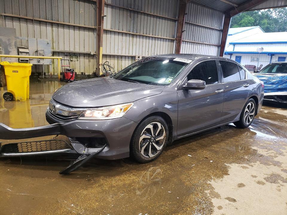 2017 Honda Accord — фото 1