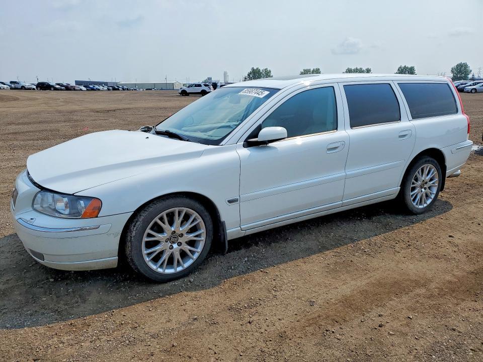 2005 Volvo V70 — фото 1