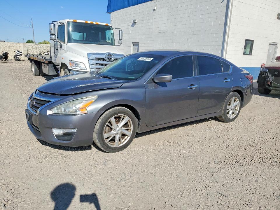 2014 Nissan Altima — фото 1