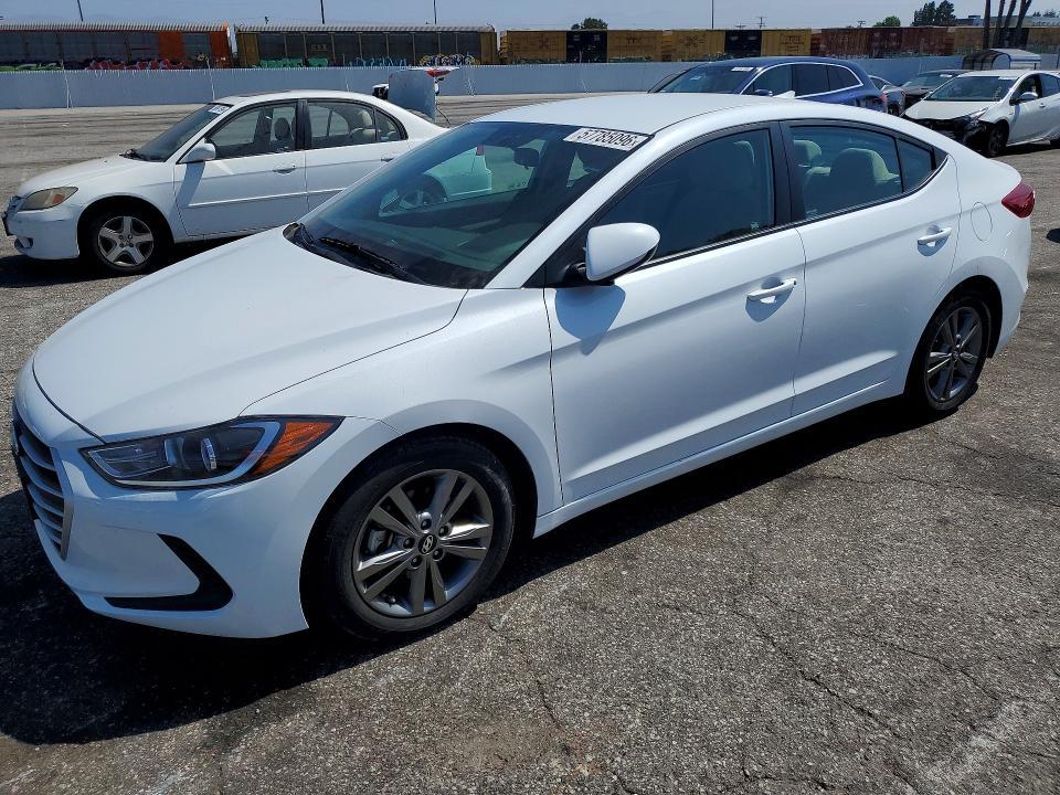 2018 Hyundai Elantra — фото 1