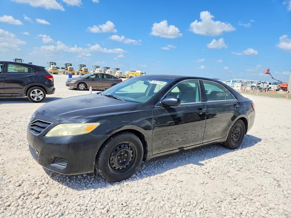 2010 Toyota Camry — фото 1