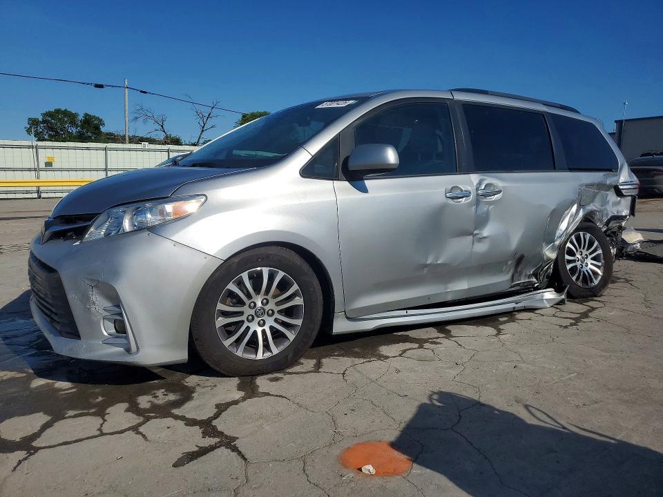 2019 Toyota Sienna — фото 1