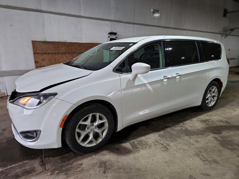 2018 Chrysler Pacifica — фото 1