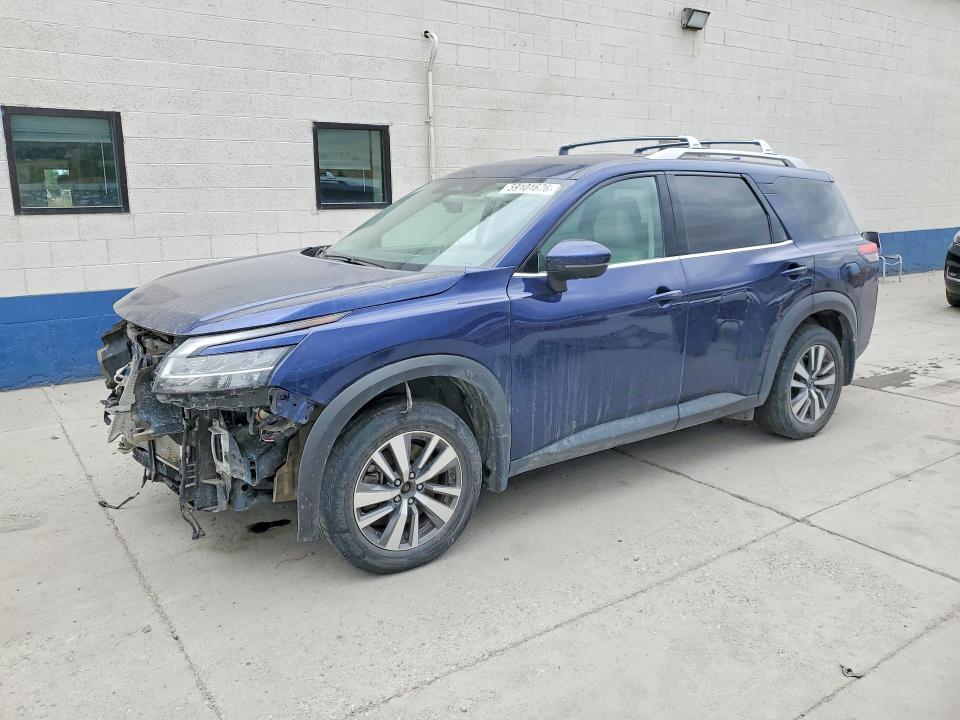 2023 Nissan Pathfinder — фото 1
