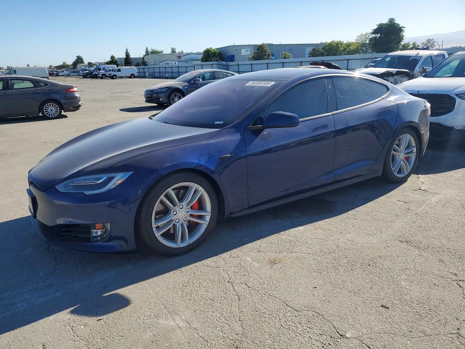 2017 Tesla Model S — фото 1