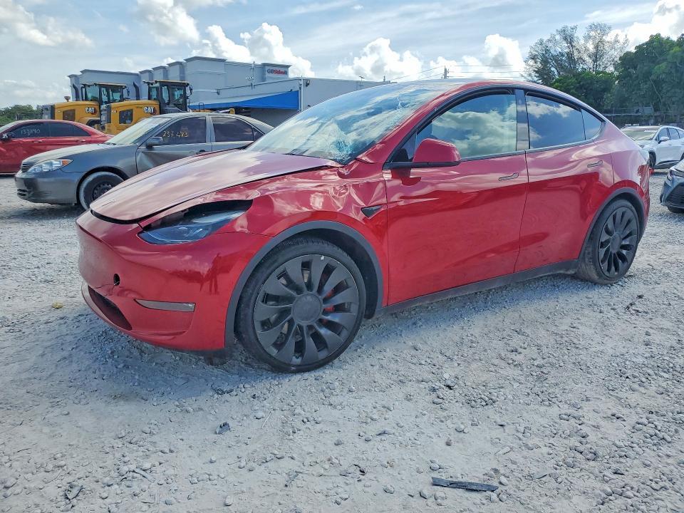 2023 Tesla Model Y — фото 1