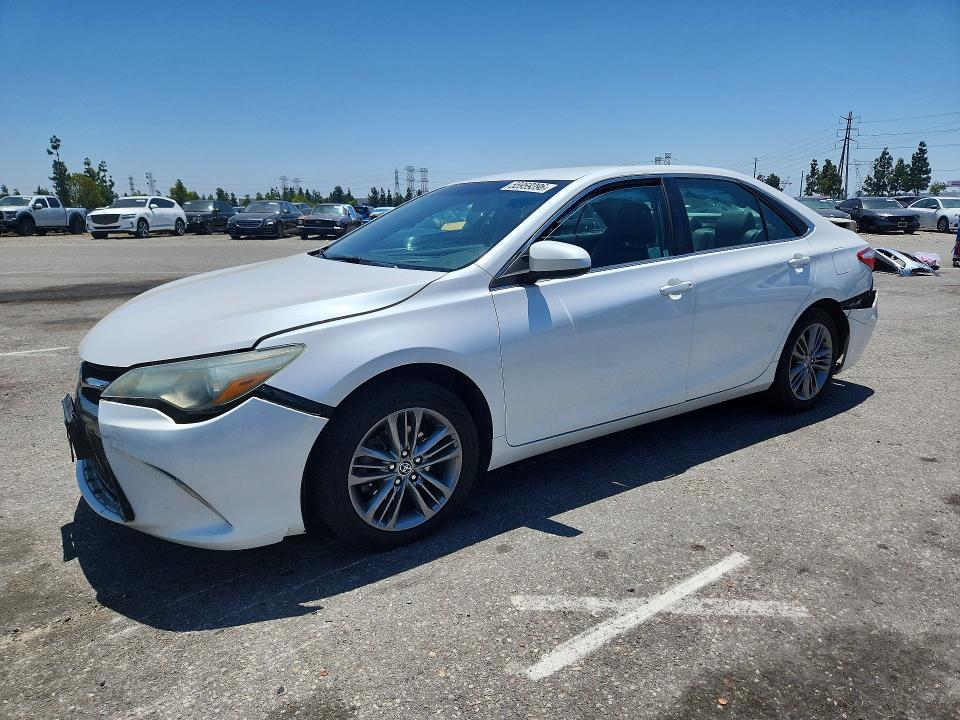 2015 Toyota Camry — фото 1