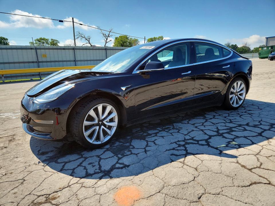 2019 Tesla Model 3 — фото 1
