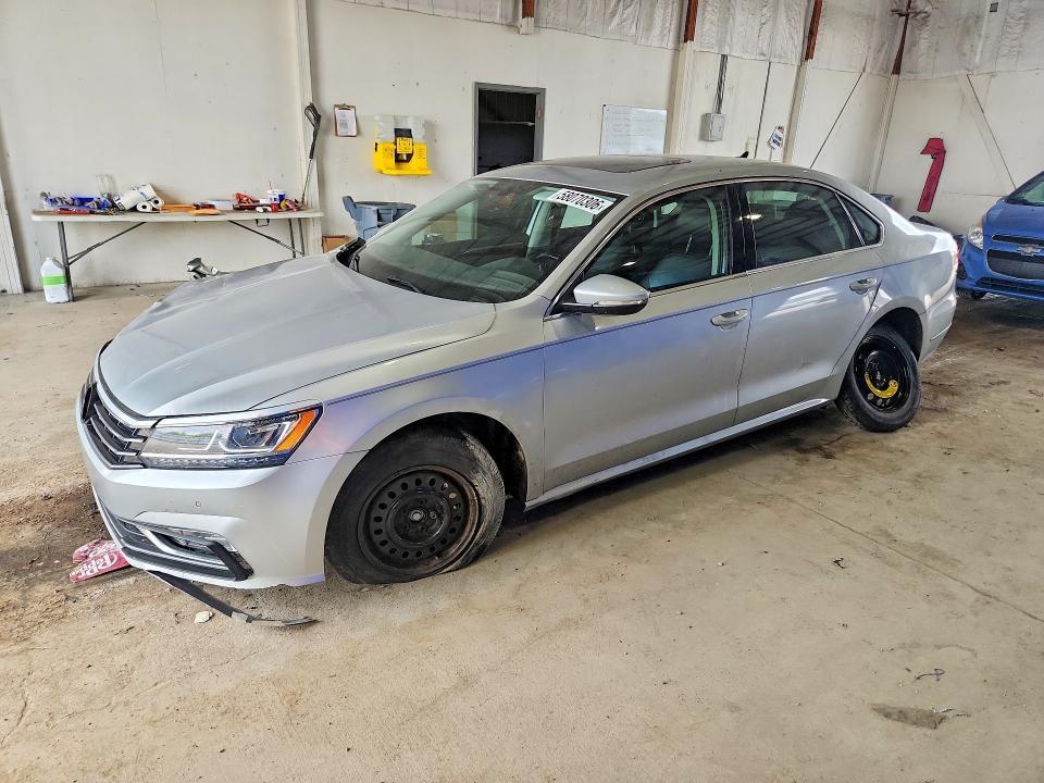 2018 Volkswagen Passat — фото 1