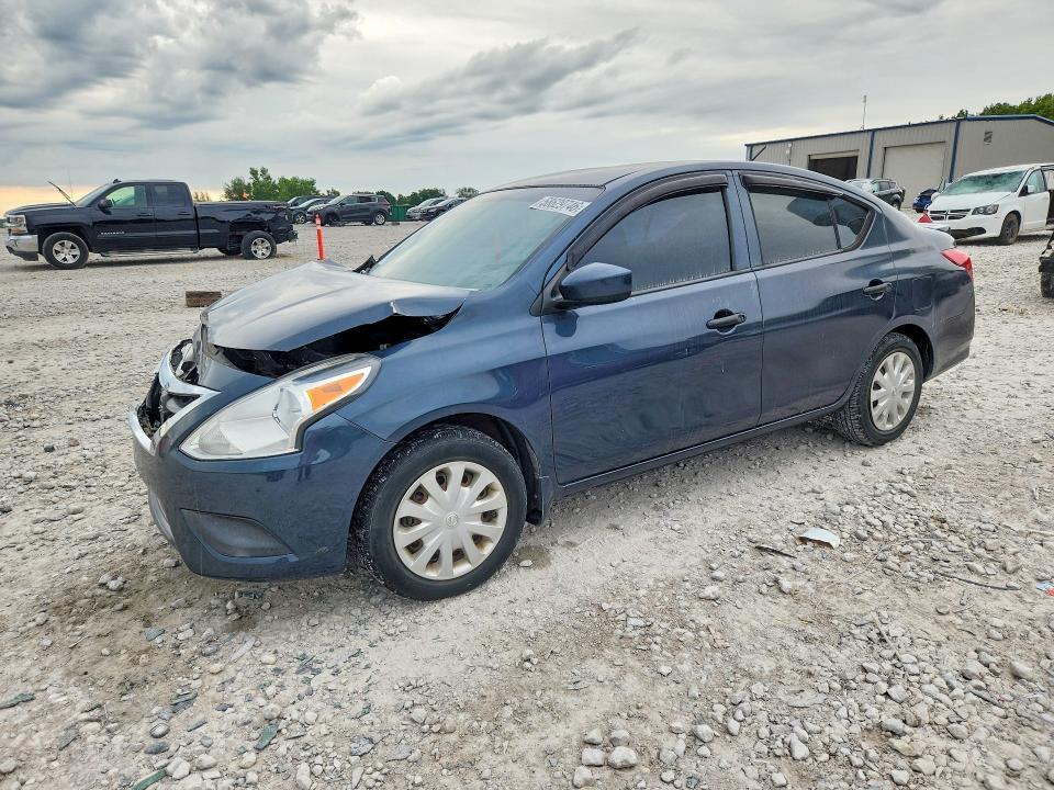 2016 Nissan Versa — фото 1
