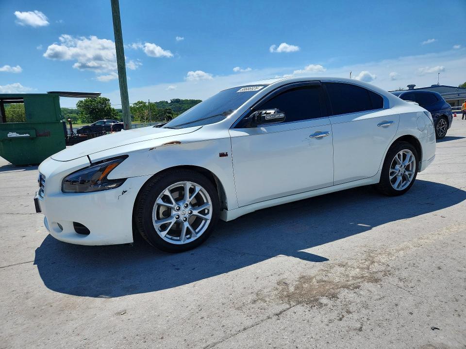 Nissan Maxima