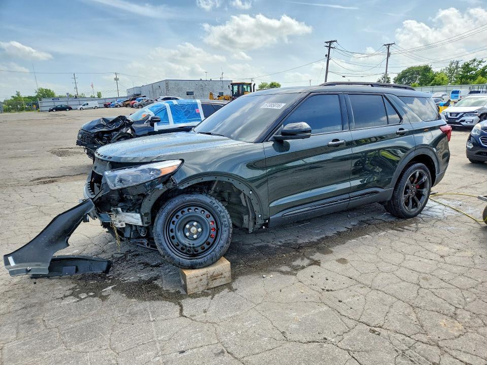 2022 Ford Explorer — фото 1